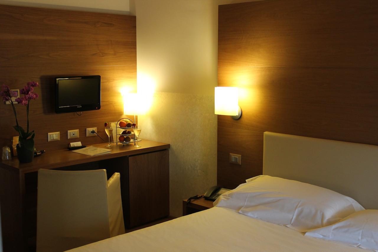 Hotel Opera ดอสโซบัวโน ห้อง รูปภาพ